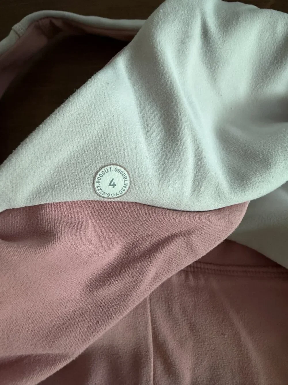 Lululemon Sports Bra Women's Size 4 Pink/White Align Reversible Scoop Neck Yoga